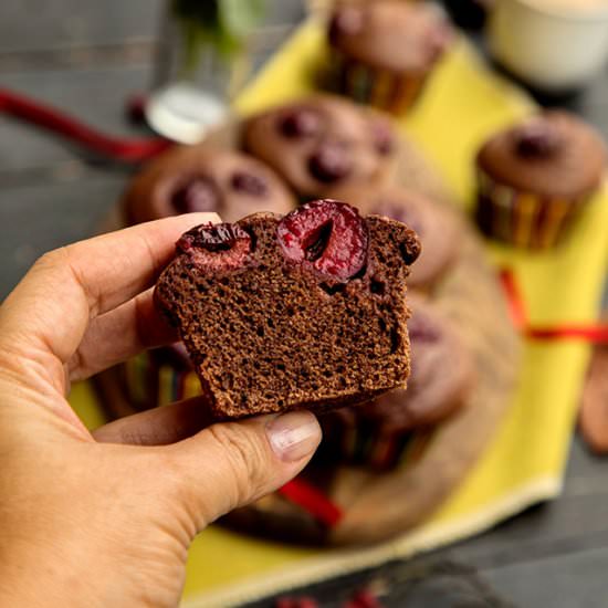 Muffins with cocoa and cherry