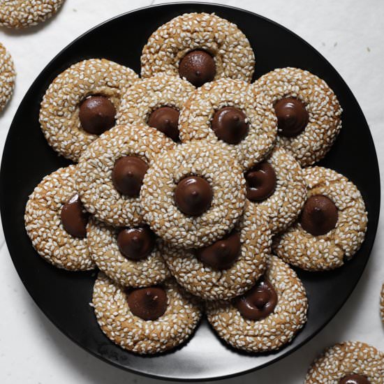 sesame blossom cookies