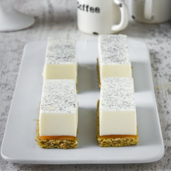 Vanilla bavarois with pistachio