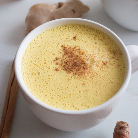 Vegan Turmeric Tea Latte