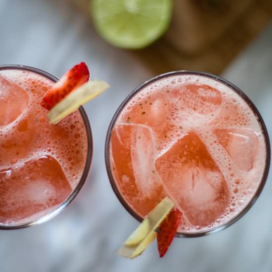 Strawberry detox juice
