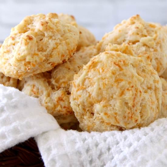 Garlic Cheddar Biscuits