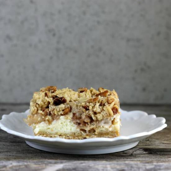 Pear Cream Cheese Crumble Bars