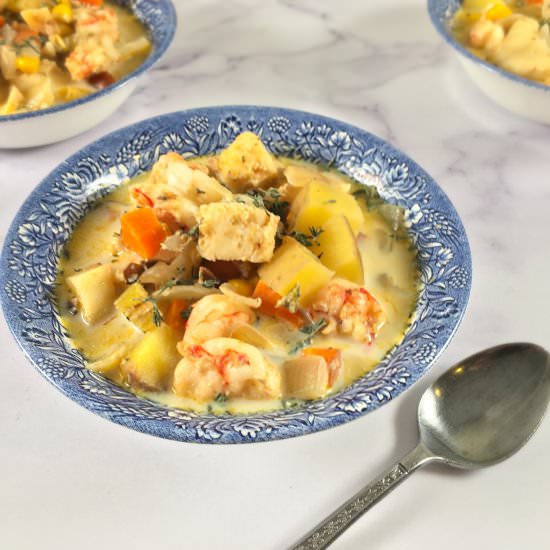 Easy Seafood Chowder (One Pot!)