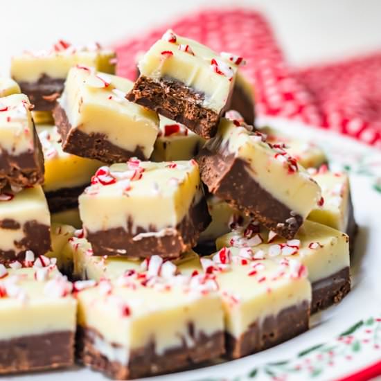 Peppermint bark fudge