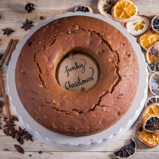 CHRISTMAS CAKE WITH NUTS AND fruits