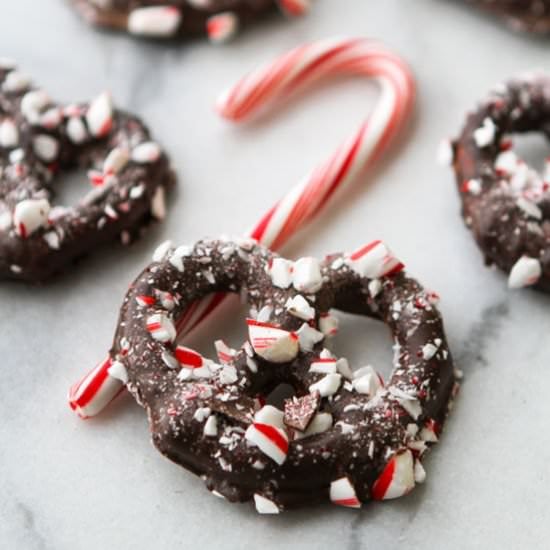 Peppermint Chocolate Pretzels