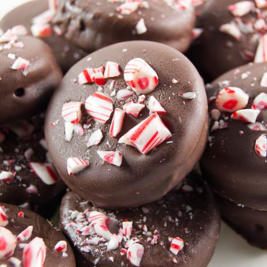 Peppermint Chocolate Covered Oreos