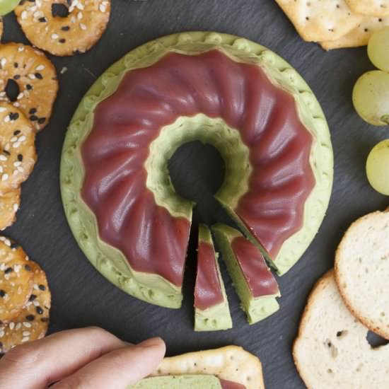 Pistachio Cheese w/ Cranberry Jelly
