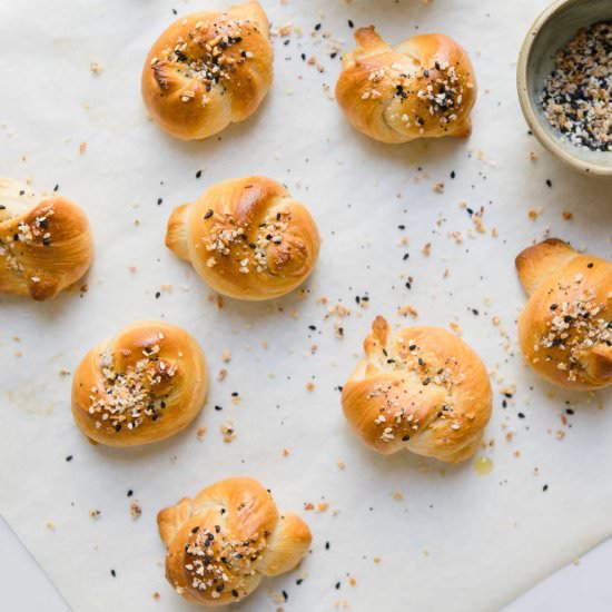 Bread Knots With Bagel Seasoning