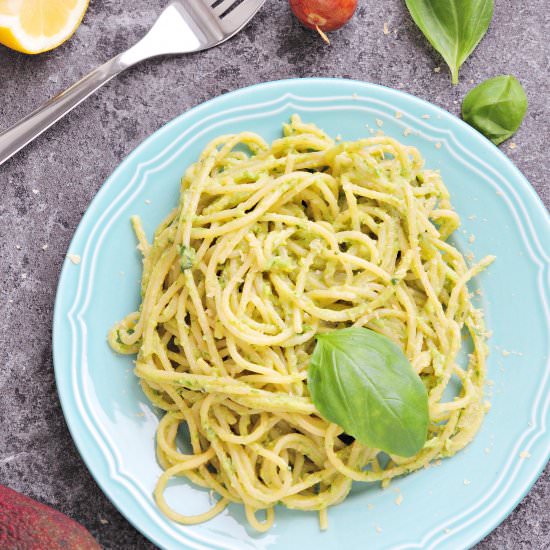 Pasta with guacamole sauce