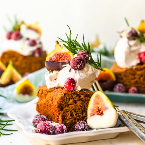 Vegan gingerbread cake