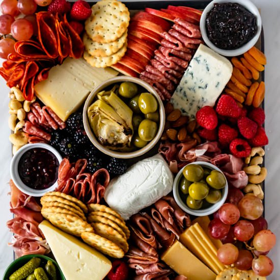 Holiday Charcuterie Board How-To