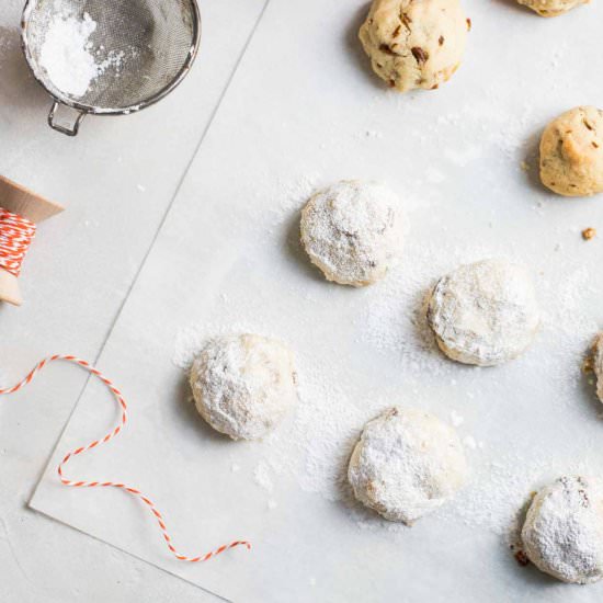 Easy Pecan Snowball Cookies