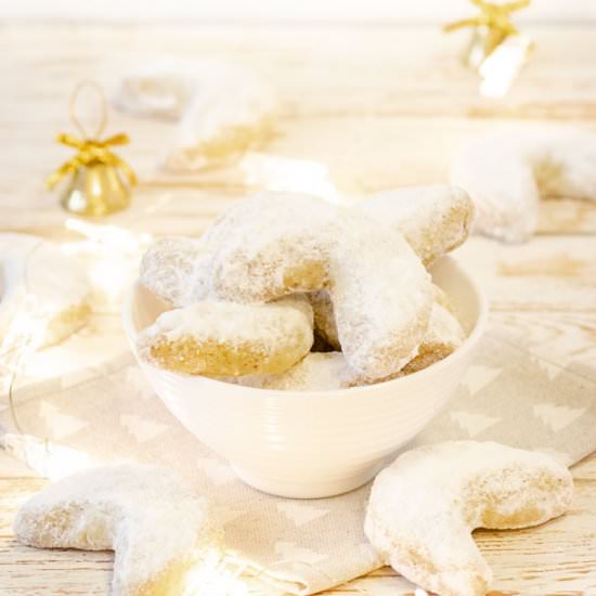 Vegan Crescent Cookies