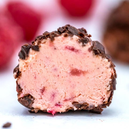 Keto Strawberry Cheesecake Fat Bomb