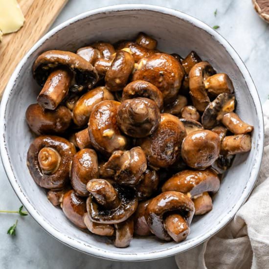 CREAMY GARLIC MUSHROOMS