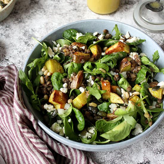 Roasted potatoes and lentils salad