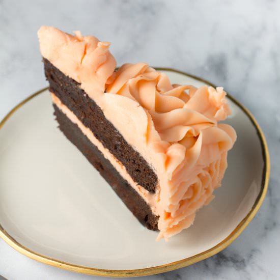 Chocolate cake with frosted roses