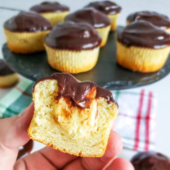 Eclair Cupcakes