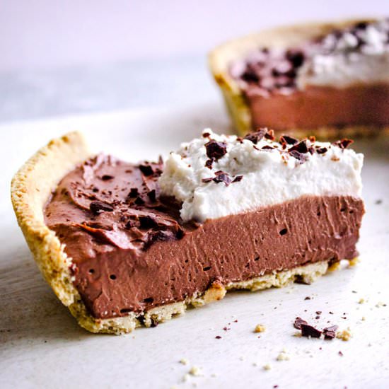 8-Ingredient Vegan Chocolate Pie