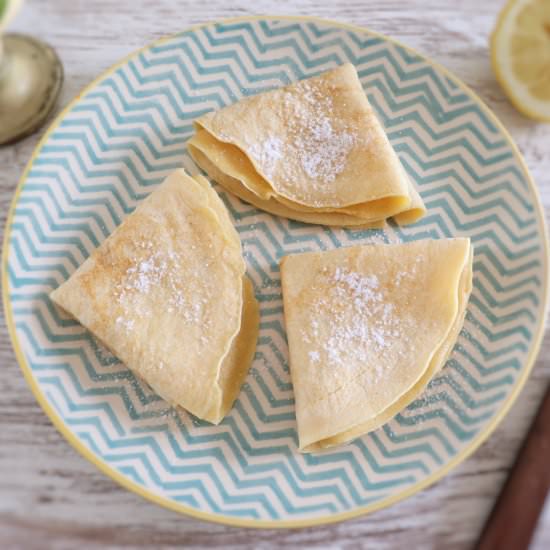 Crepes with lemon and sugar