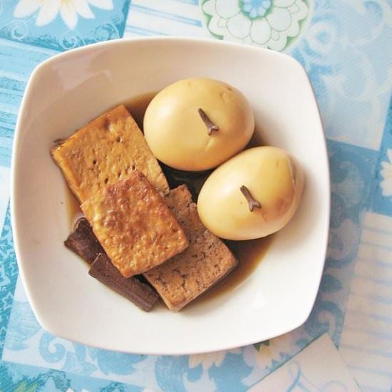 Braised Soy-Sauce Eggs & Tofu