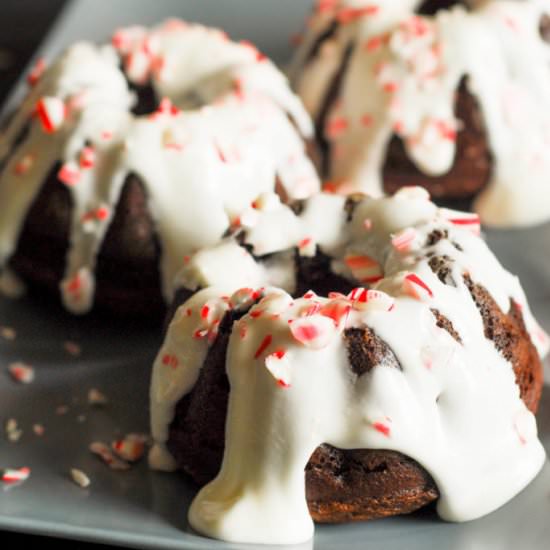 CHOCOLATE CAKES WITH PEPPERMINT