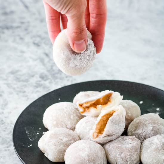 Cookie Butter Daifuku Stuffed Mochi