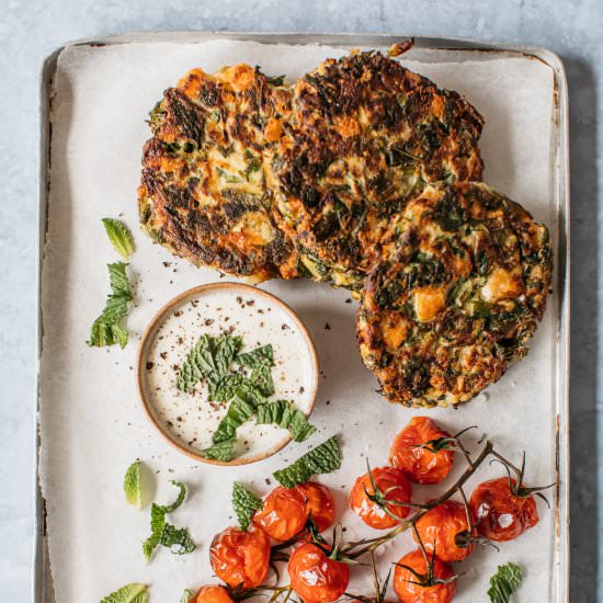 Courgette fritters w/garlic yogurt