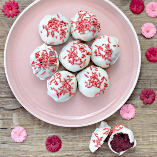 Super Easy Red Velvet Truffles