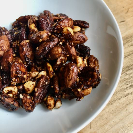 Sweet & Spicy Gochujang Mixed Nuts