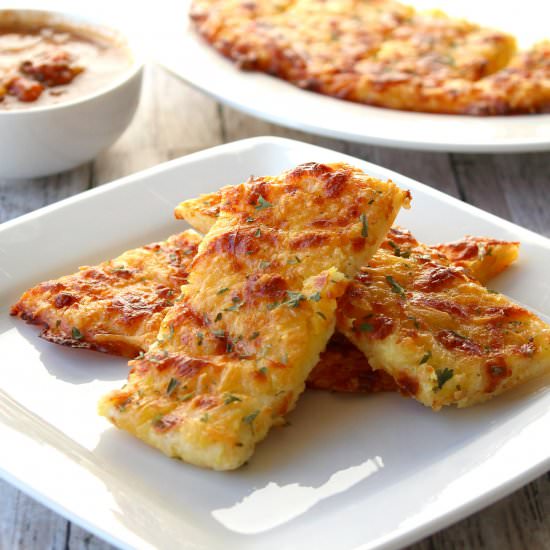 KETO CHEESY GARLIC BREAD