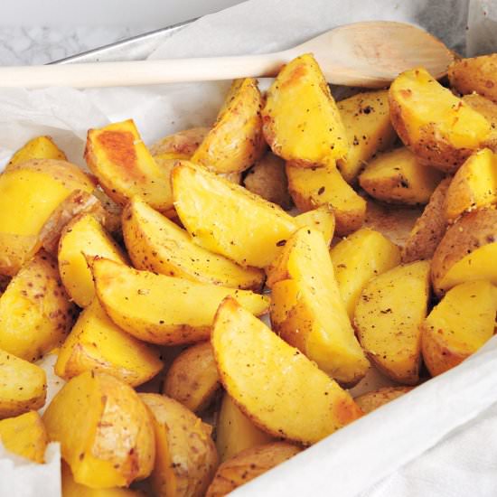 Baked potatoes with crispy crust
