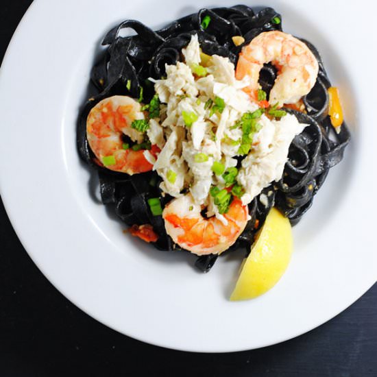 Black pasta with shrimp and crab