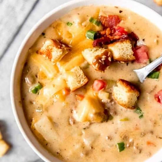 CHEESEBURGER SOUP WITH BACON