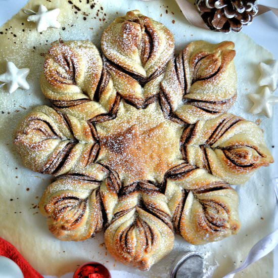 Chocolate Snowflake PullApart Bread
