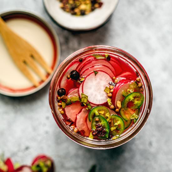 spicy quick pickled radishes