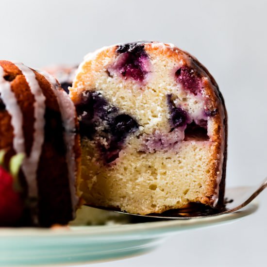 Lemon Berry Yogurt Cake