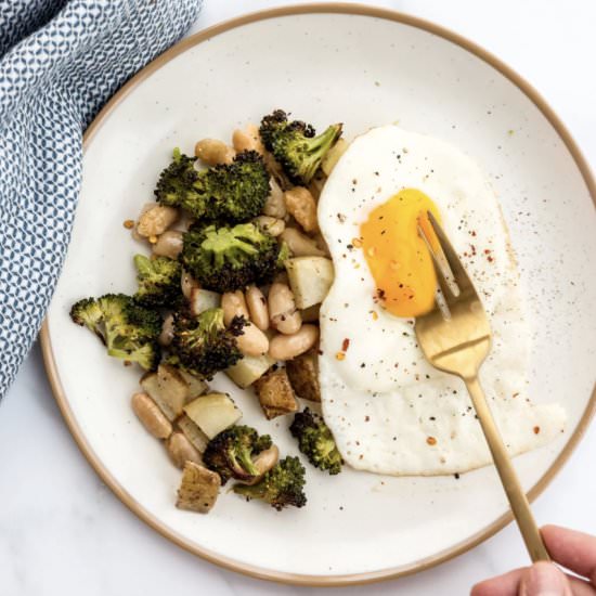Roasted Garlic Potatoes & Broccoli
