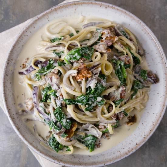 Blue Cheese Spinach Walnut Sauce