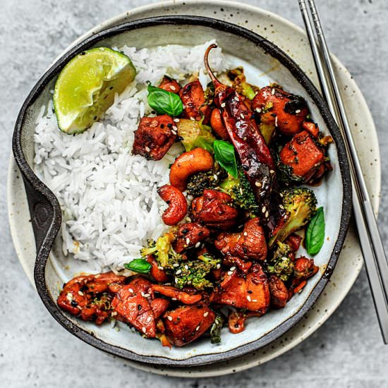 spicy sesame chicken + broccoli