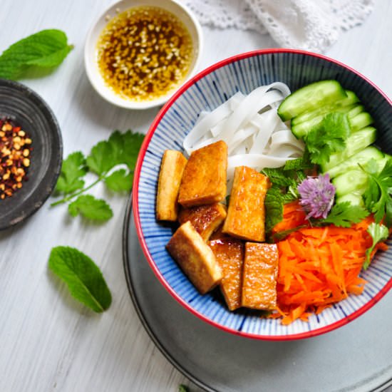 Sticky Tofu & Vietnamese Salad
