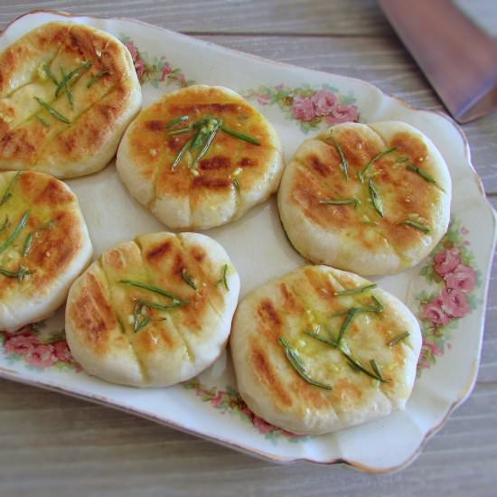 Grilled breads with olive oil sauce