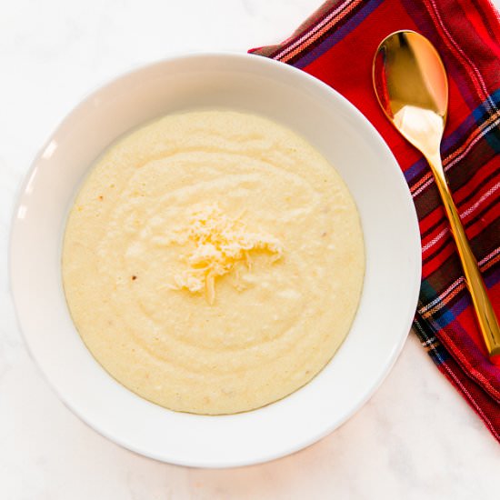 Cheesy Garlic Grits