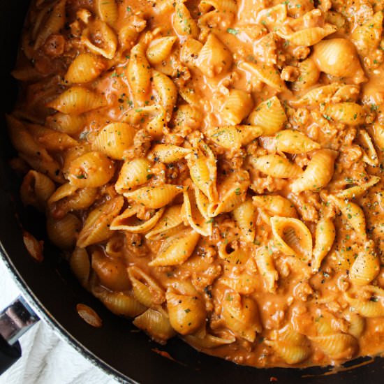 VEGETARIAN CREAMY BEEF & SHELLS