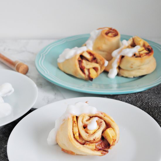 Vegan caramel cinnamon rolls