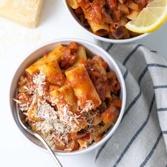 Rustic Red Sauce & Rigatoni