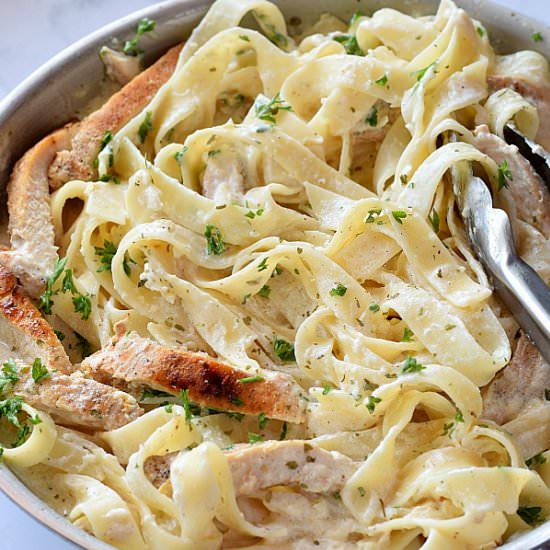 Easy Chicken Alfredo