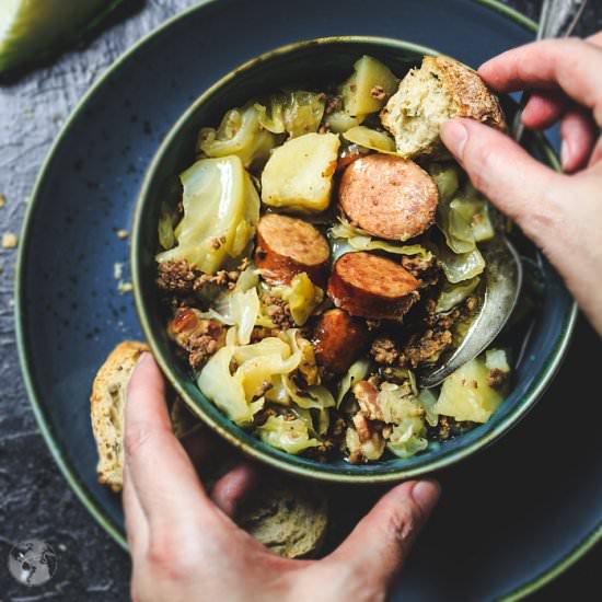 German Hunter Cabbage Stew